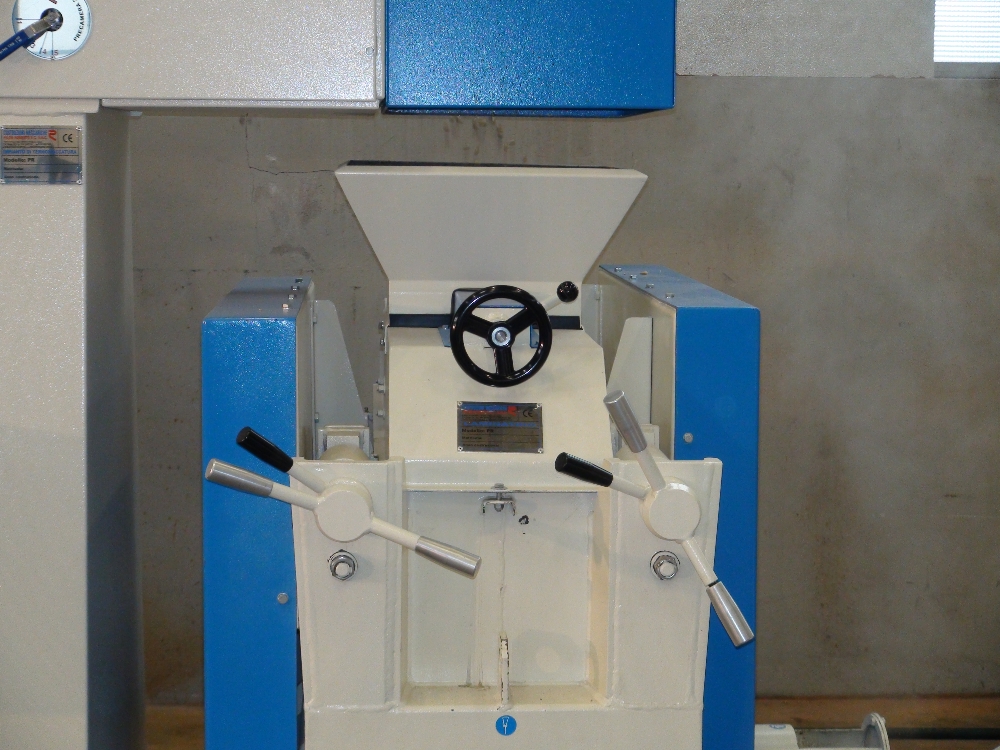 Photo of crusher of Steam flaking plant for cereals and pulses 